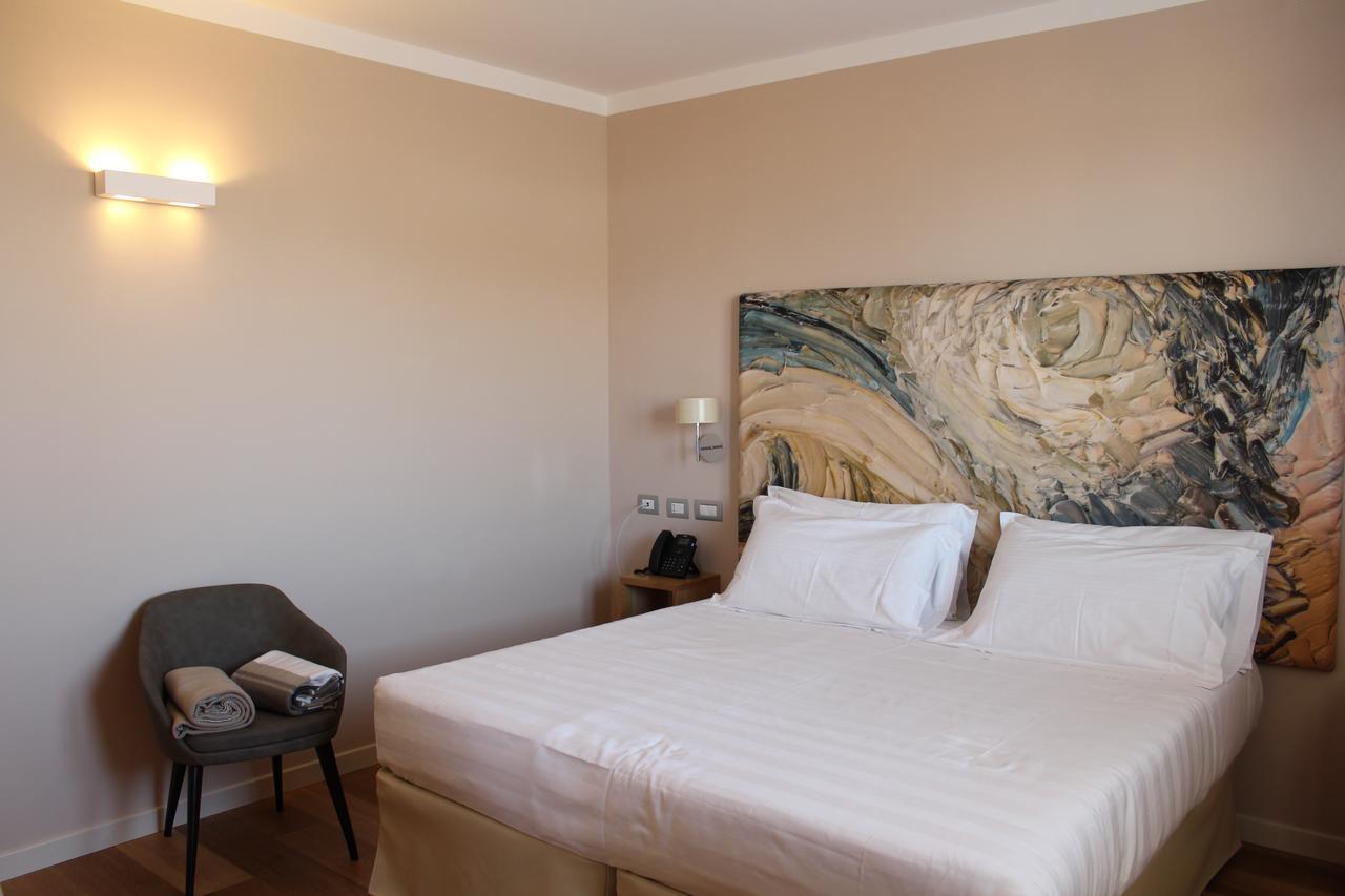 Dolcedorme Garni Hotel Parma Bagian luar foto