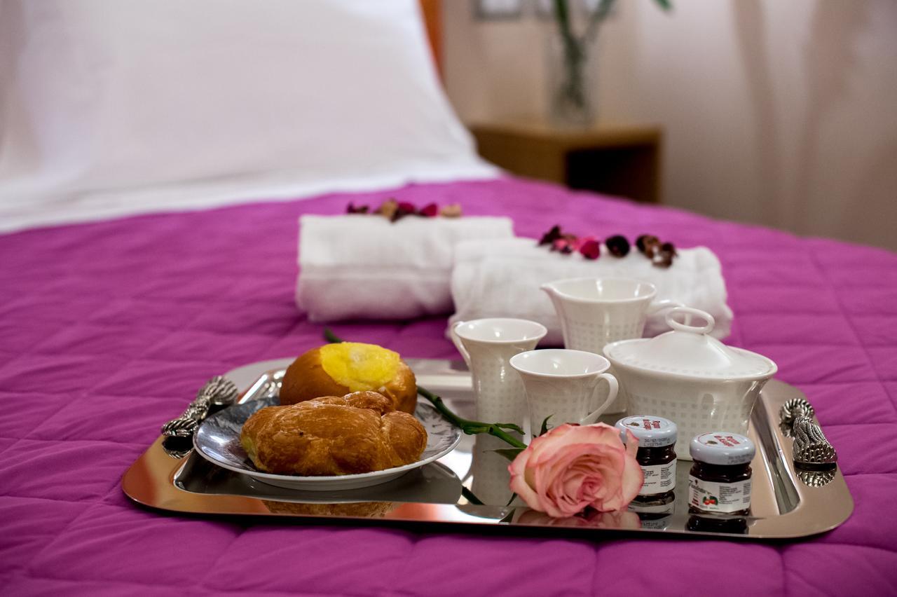 Dolcedorme Garni Hotel Parma Bagian luar foto